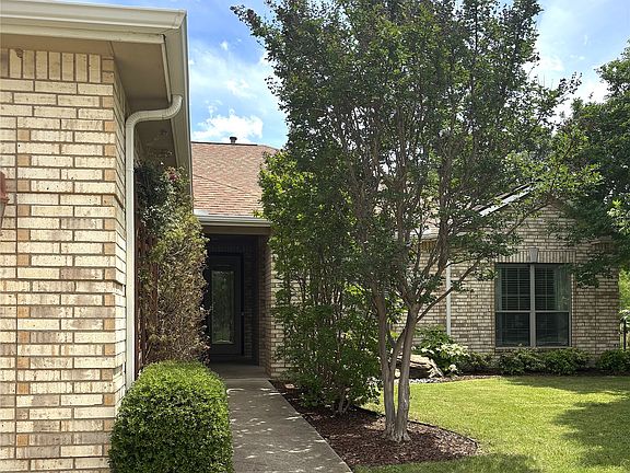 2nd image of 8925 Crestview Dr