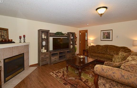 5th image of 10401 NE 89th St