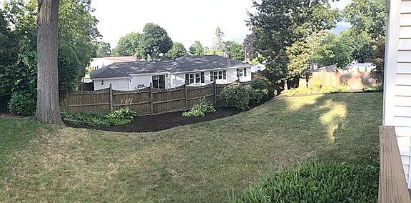 4th image of 33 Glenmere Dr