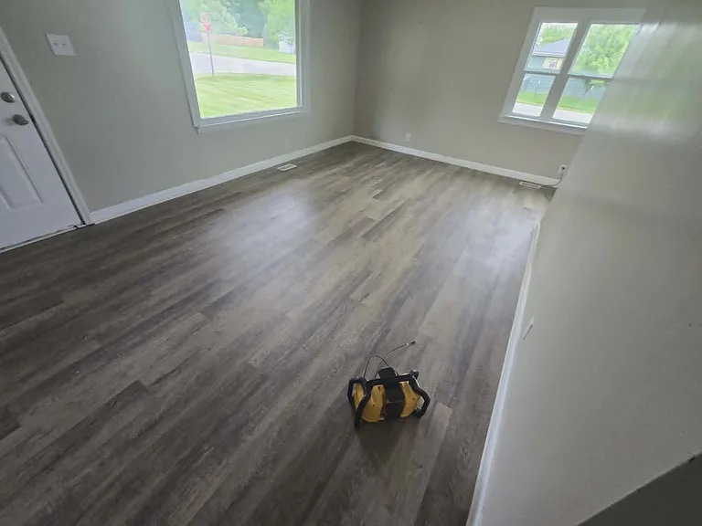 2118 N Watt Ave — Photo 5