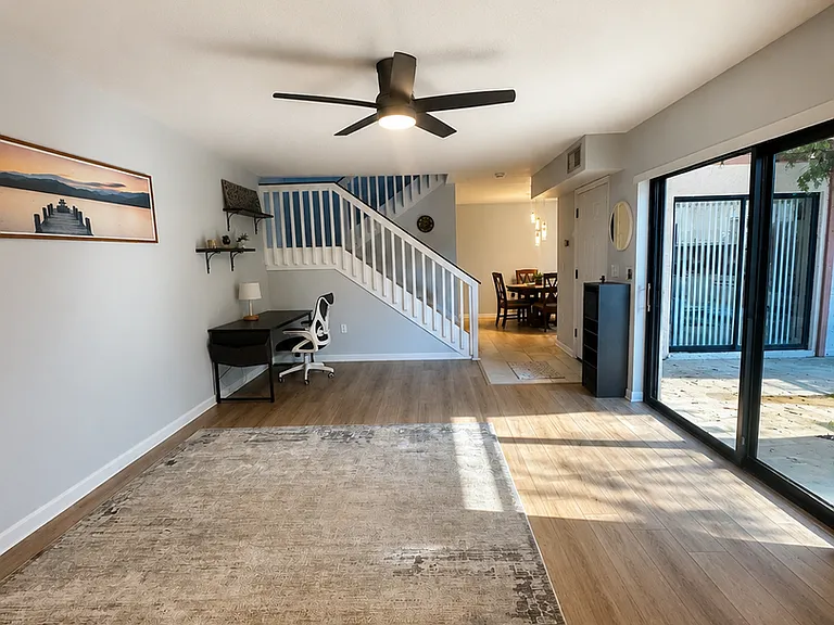 1696 S Park Ave — Photo 5