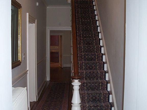 Foyer/Stairs
