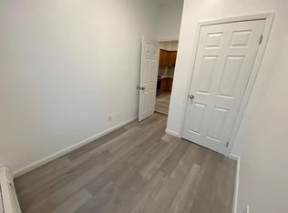 90 W 20th St #1A, Bayonne, NJ 07002