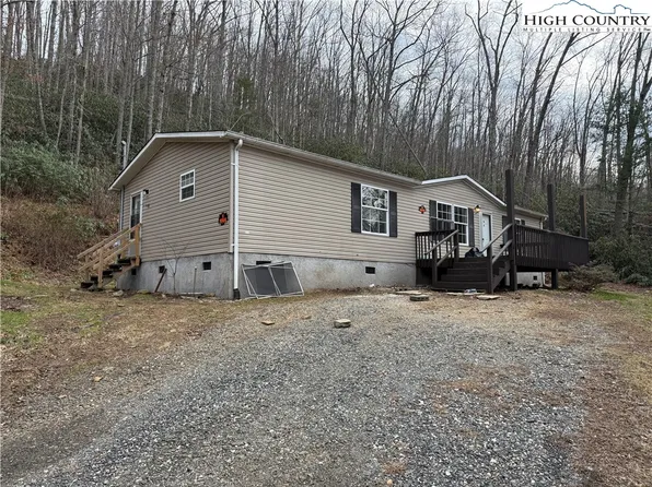 55 Twin Oaks Lane, Spruce Pine, NC 28777