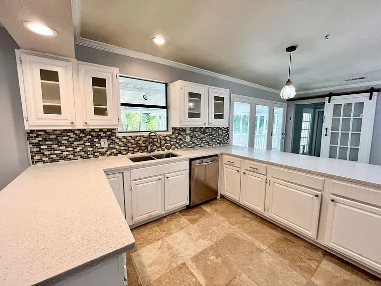 830 Blackburn St — Photo 9