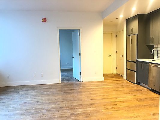 3rd image of 23 Park St APT 2