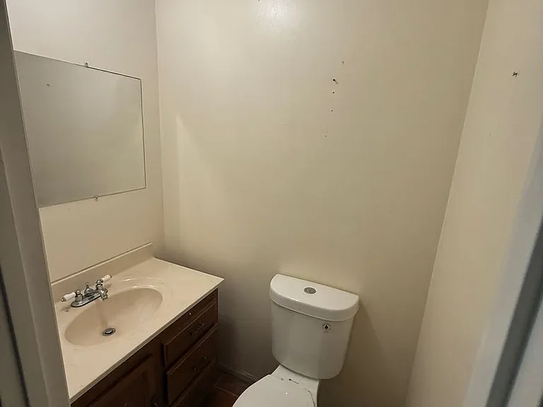 1004 West St — Photo 11