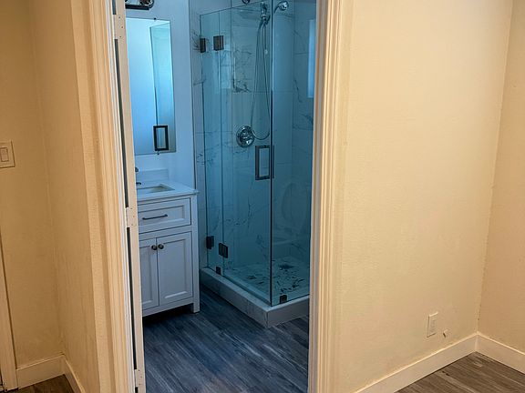 5th image of 1006 W 131st St