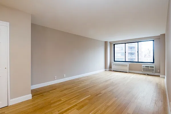 Rented by PWV Acquisitions | media 12