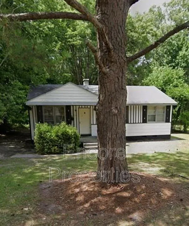 1102 Ferndale Ln