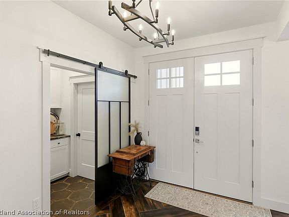5th image of 7052 Lake Regency Ln