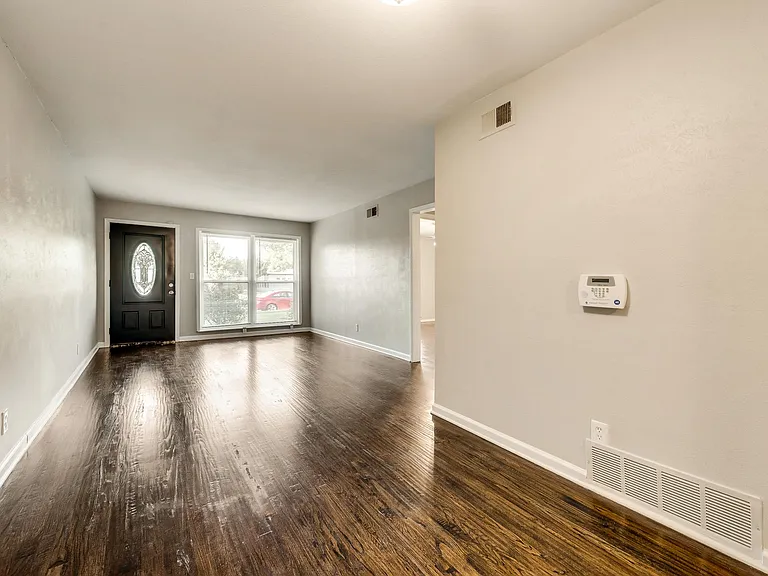 2536 Maverick Ave — Photo 11
