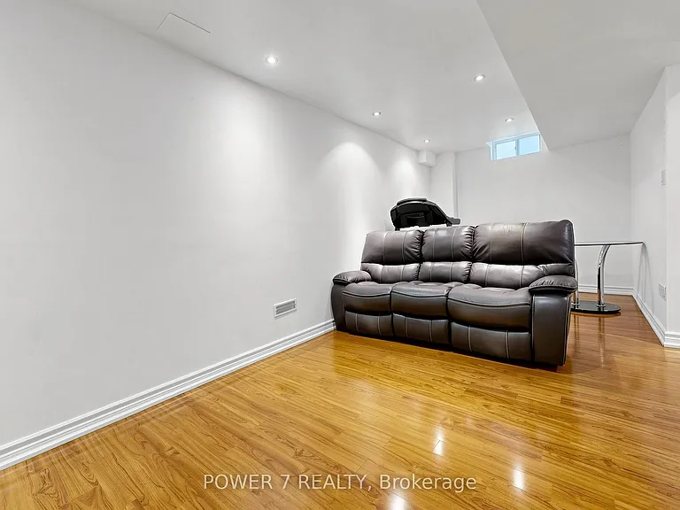 117 Saint Urbain Dr — Photo 40