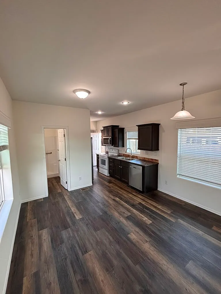 2 bed, 1086 sqft, $2,500 — Photo 4