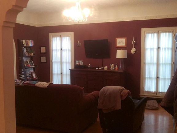 5th image of 160 S Orange Dr