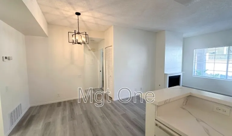 18902 Canyon Hill Dr — Photo 4