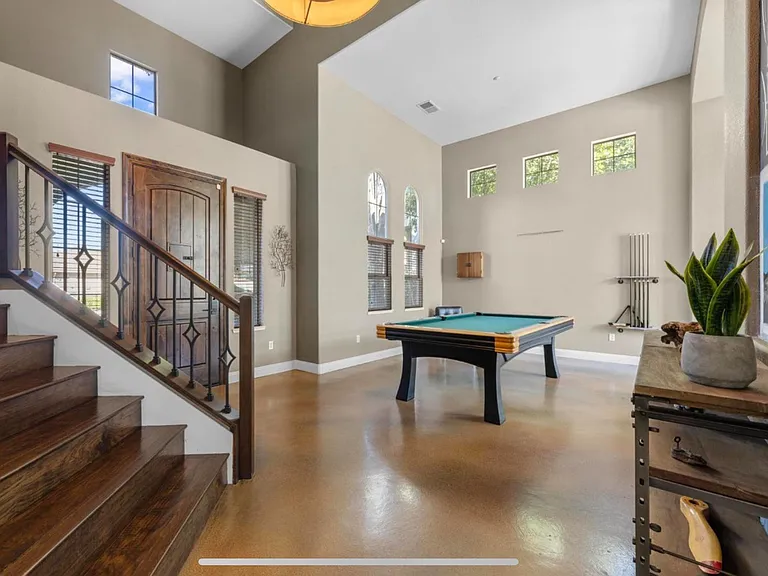 701 Rolling Green Dr — Photo 34