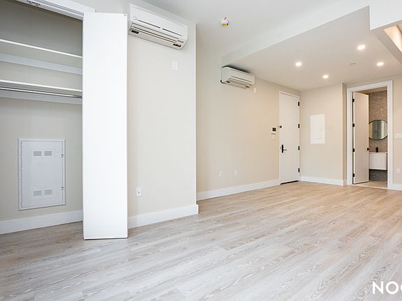 4th image of 379 Knickerbocker Ave #2B