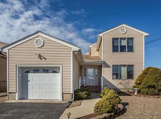 32 Pilot Rd, Toms River, NJ 08753