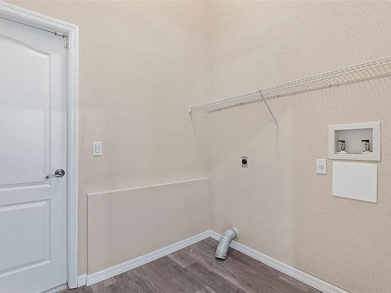14 Colechester Ln — Photo 49