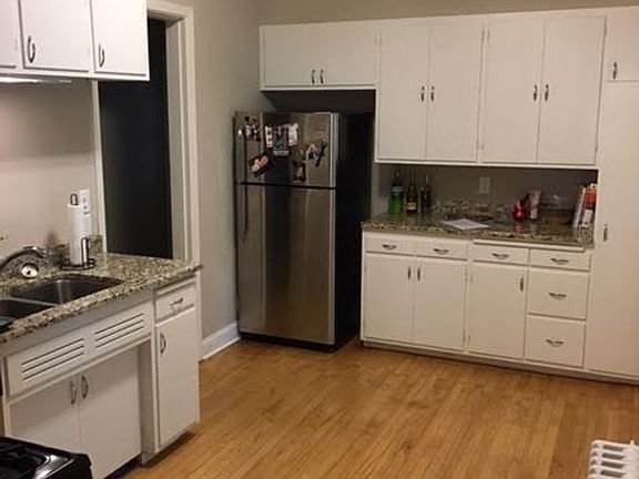3rd image of 629 6th St SE APT 1