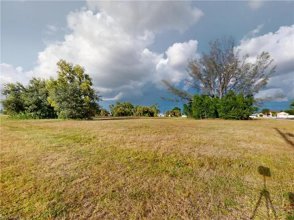 1615 SW 17th TER, CAPE CORAL, FL 33991