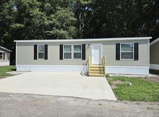 121 Dunewood Dr, Michigan City, IN 46360