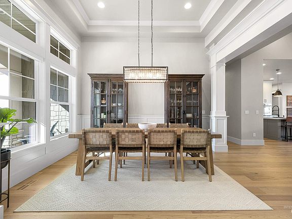 4th image of 5008 W Strant St