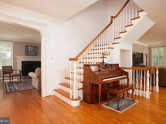 2nd image of 115 Newlin Green Cir