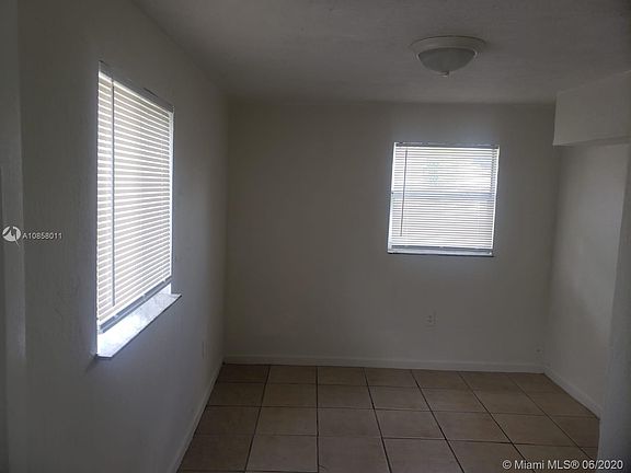 4th image of 1410 NW 5th Ct #1410