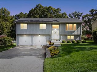 35 Bruce Dr, Shelton, CT 06484