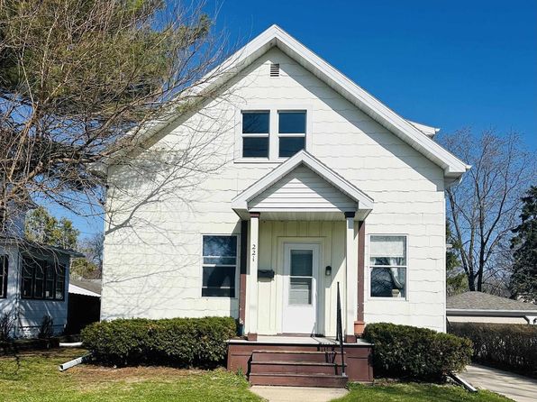 221 WEBSTER STREET, Neenah, WI 54956