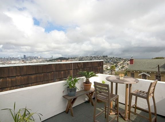 Living Room Deck with amazing views of the city and bay.