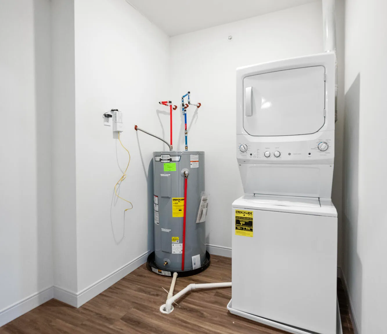 2 bed, 2.0 bath, 1357 sqft, $1,800 — Photo 4