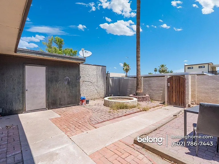 2240 W Carson Dr — Photo 3