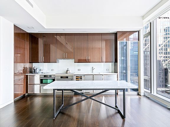 2nd image of 20 W 53rd St #29B