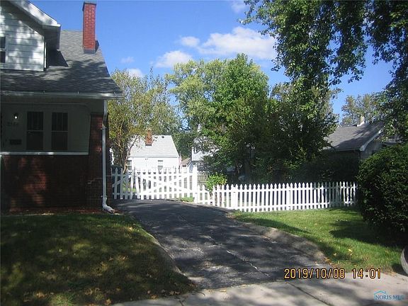 2nd image of 2556 Grantwood Dr
