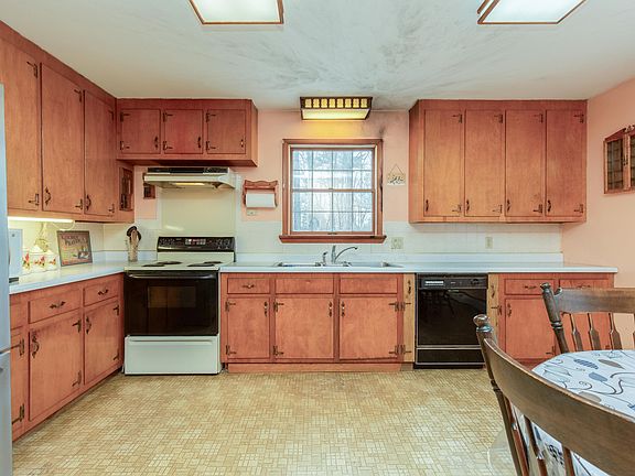 2nd image of 80 S Bow Road