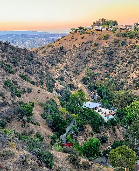 2nd image of 2144 Nichols Canyon Rd