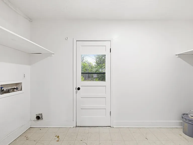 301 N Manor Dr #A — Photo 16