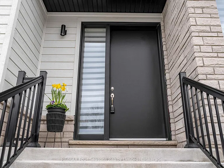 95 Goldie Ct — Photo 37