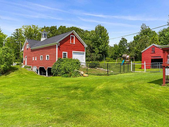 3rd image of 415 Flanders Memorial Road