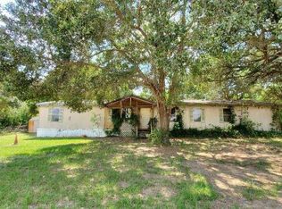 247 Schultz Rd S, Wallis, TX 77474