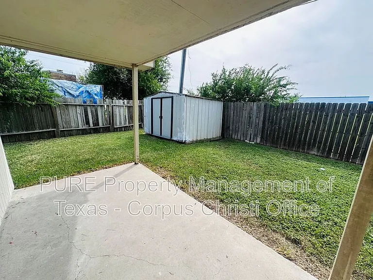 2025 Blue Angel St — Photo 14
