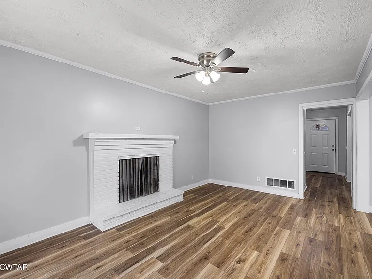 105 Montclair Dr — Photo 16