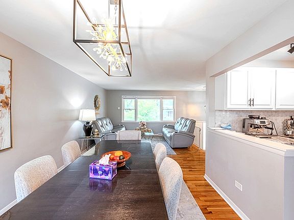 3rd image of 8106 W 89th Pl