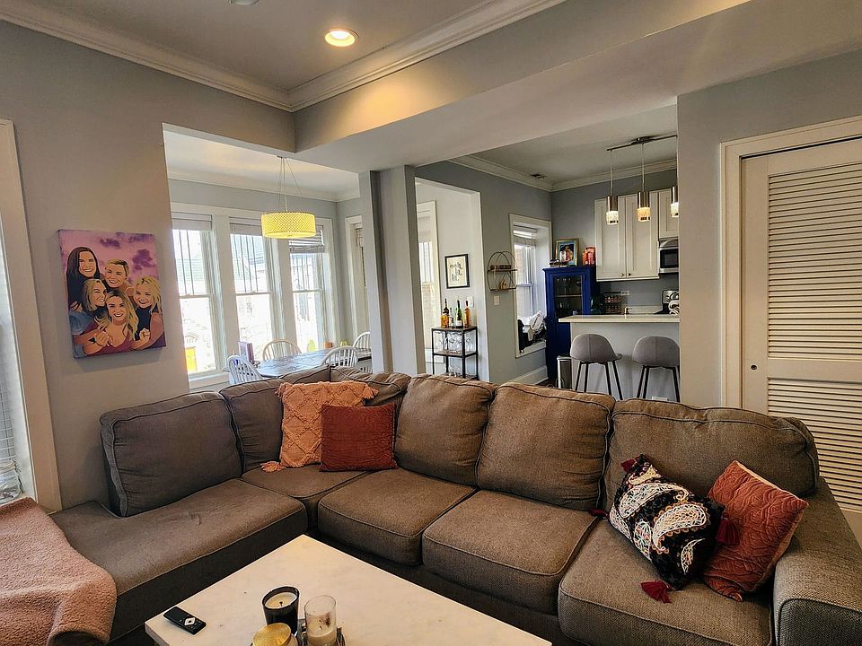 1st image of 715 W Belmont Ave APT 1F