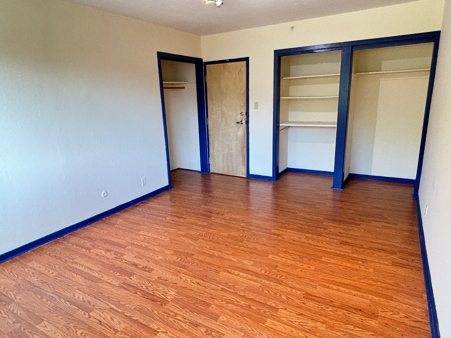 12 bed, $1,250 — Photo 2