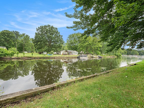 4th image of 4216 Breezy Point Dr