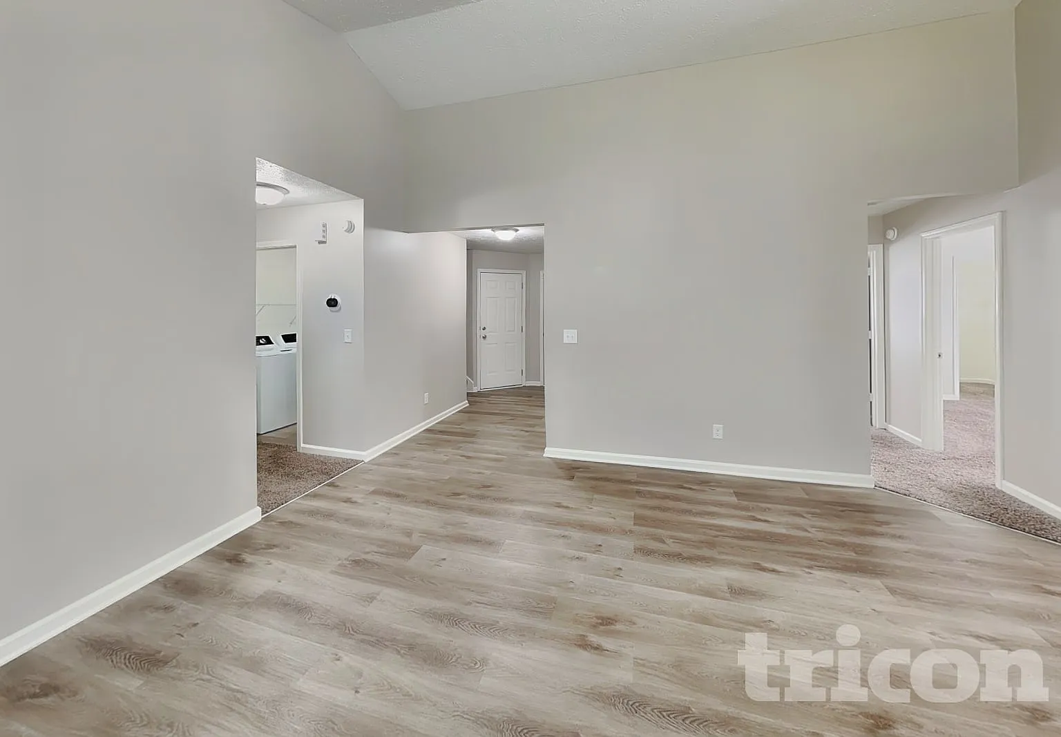 636 Weeping Way Lane Avon IN — Photo 2
